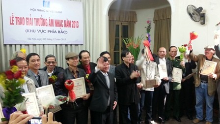 Hội Nhạc sĩ Việt Nam công bố giải thưởng âm nhạc  2013 và trao giải khu vực phía Bắc - ảnh 5